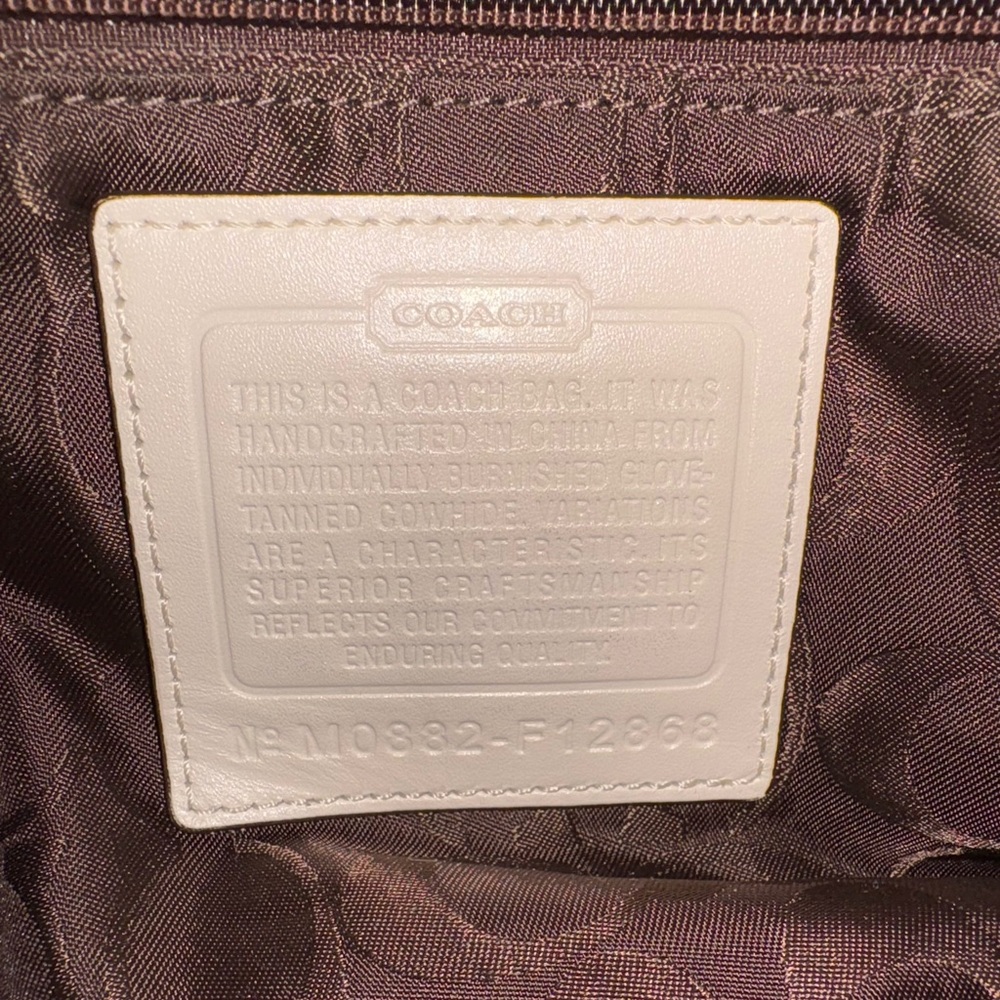 Coach Legacy <3 - Picture 3 of 15